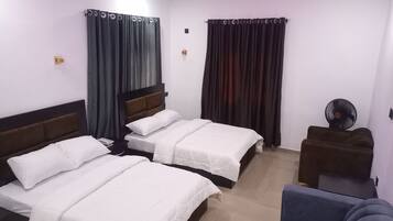 Bügeleisen/Bügelbrett, kostenloses WLAN