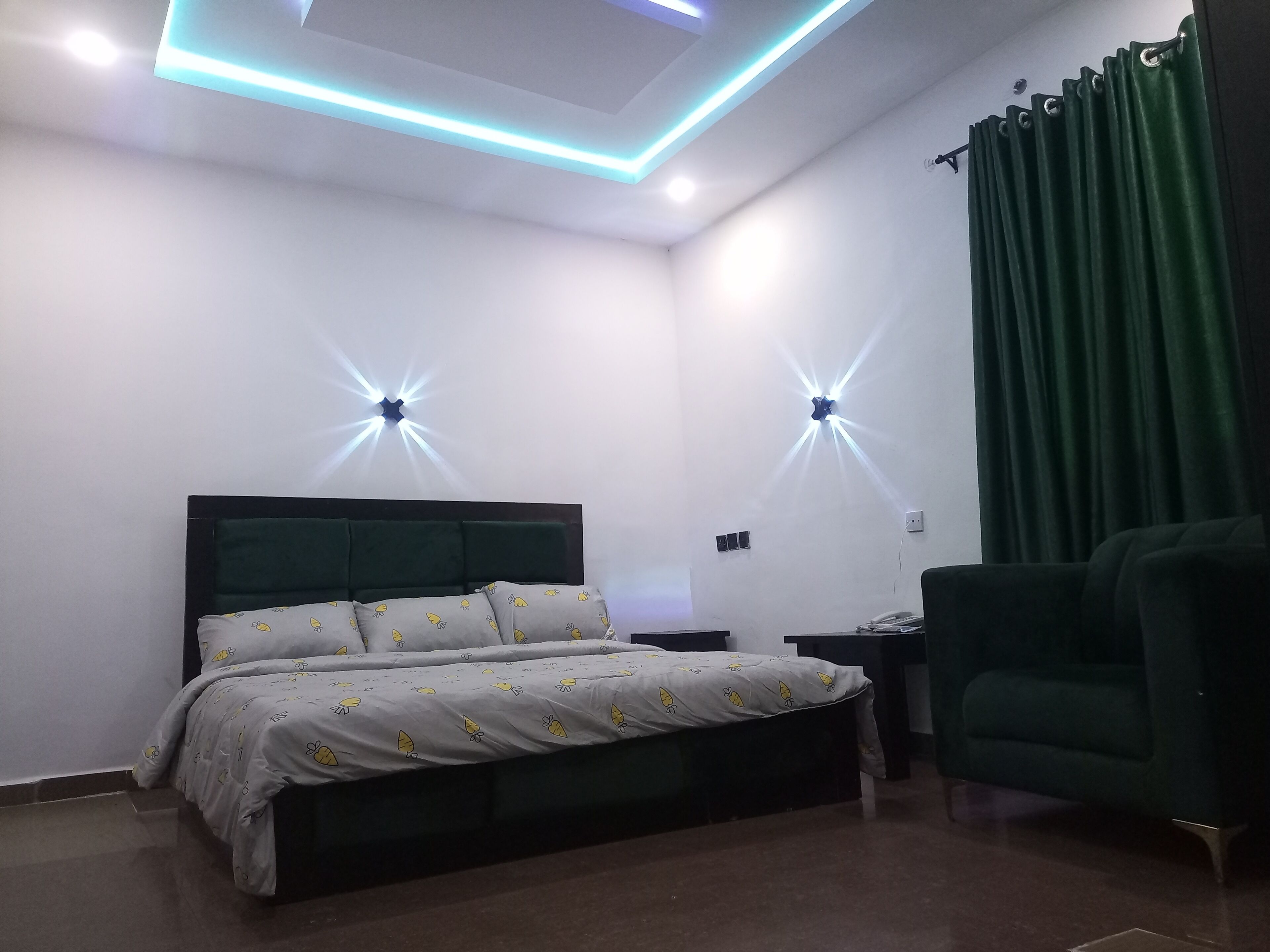 Iron/ironing board, free WiFi