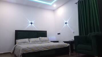 Bügeleisen/Bügelbrett, kostenloses WLAN