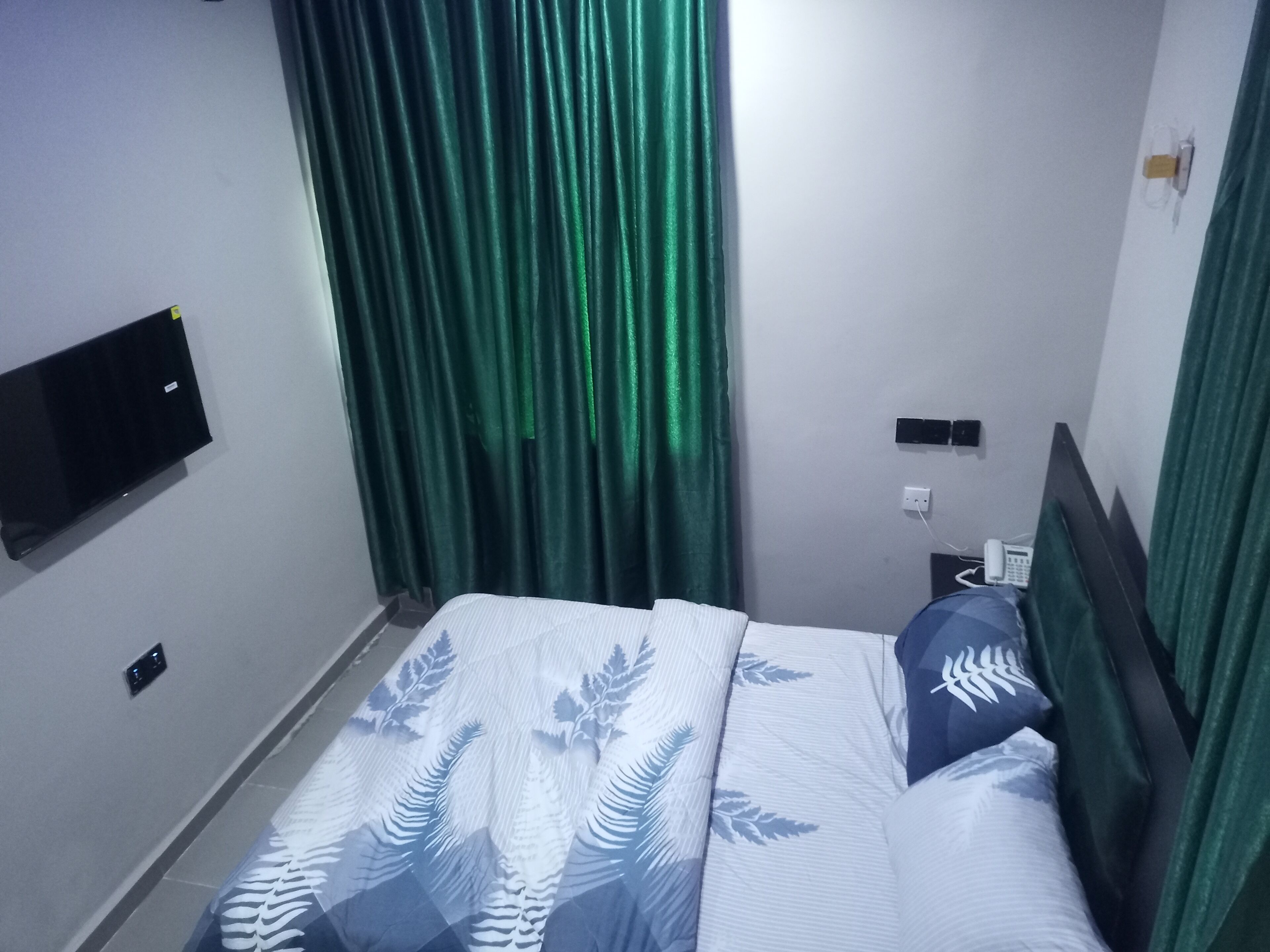 Tabla de planchar con plancha y wifi gratis 