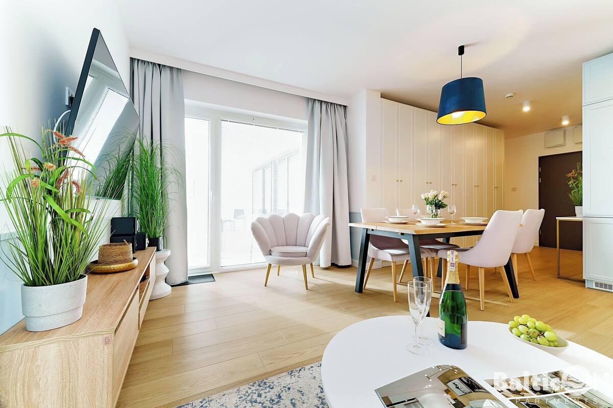 Deluxe-Apartment, Poolblick (A410) | Essbereich im Zimmer