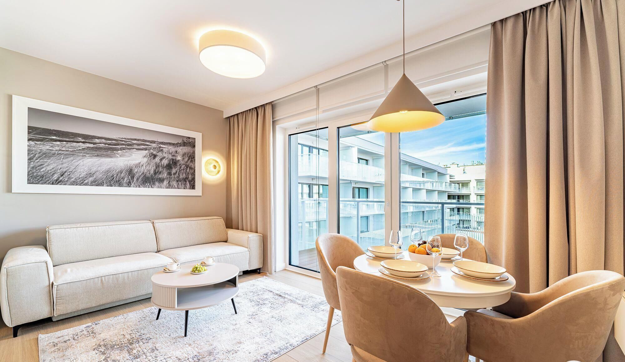 Studio Suite Klasik, 1 Tempat Tidur Queen dengan tempat tidur Sofa, dapur kecil (D311) | Area keluarga | Smart TV 40-inci dengan saluran TV digital