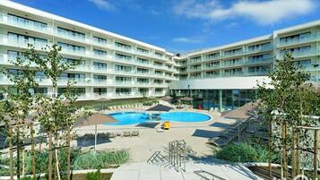 Indoor pool, seasonal outdoor pool