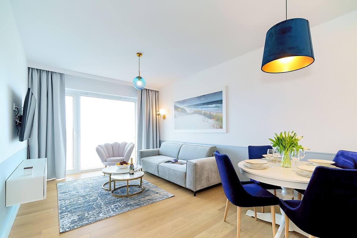 Classic Apartment, Park View (D406) | Living area | 40-inch Smart TV with digital channels