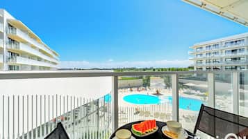 Classic Apartment C104 | Terrace/patio