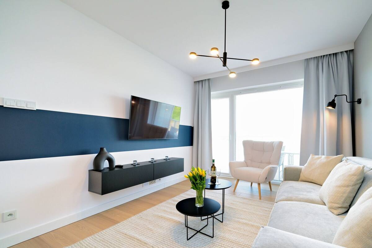 Classic Apartment, Park View (D406) | Living area | 40-inch Smart TV with digital channels