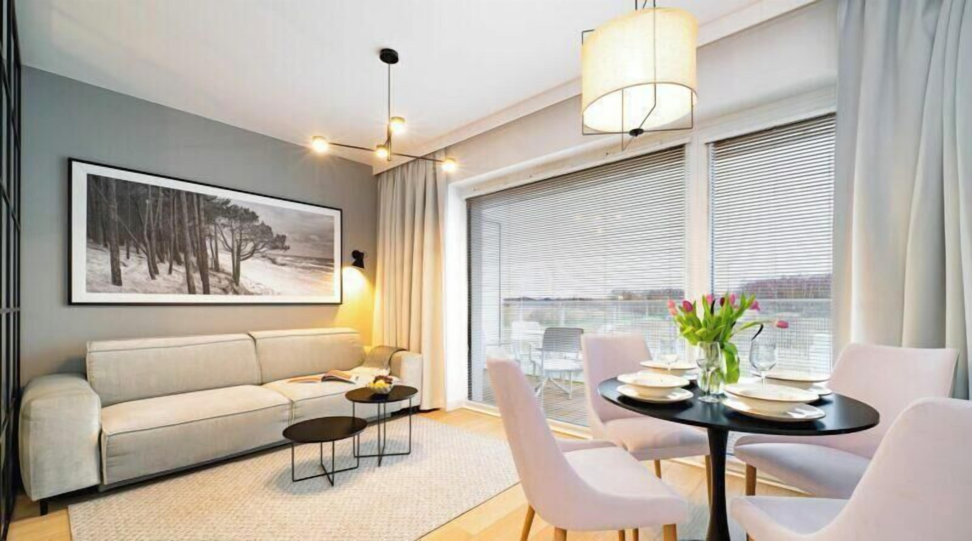 Studio Suite, Courtyard View (B206) | Iron/ironing board, free WiFi, bed sheets