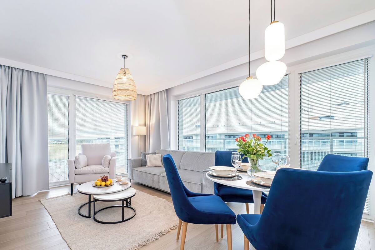 Comfort-Apartment (E412) | Wohnbereich | 40-Zoll-Smart-TV mit Digitalempfang