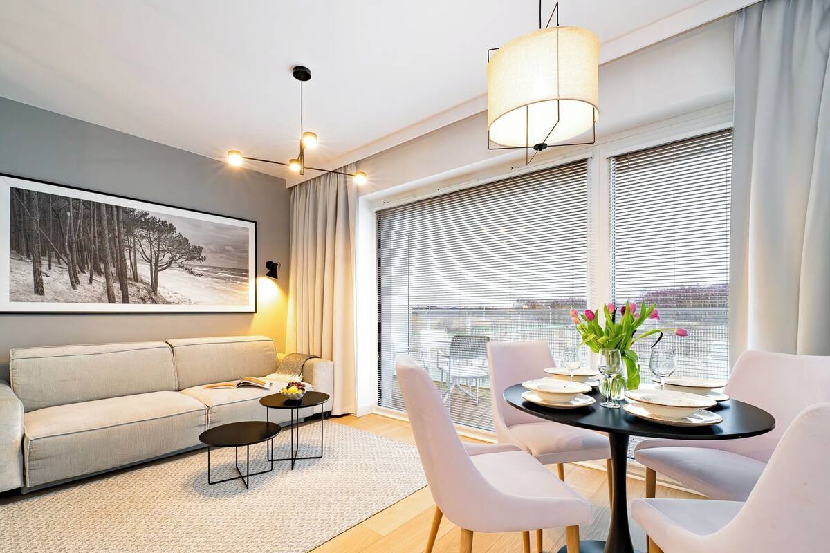 Studiosuite, 1 Queen-Bett und Schlafsofa, Kochnische (B106) | Wohnbereich | 40-Zoll-Smart-TV mit Digitalempfang