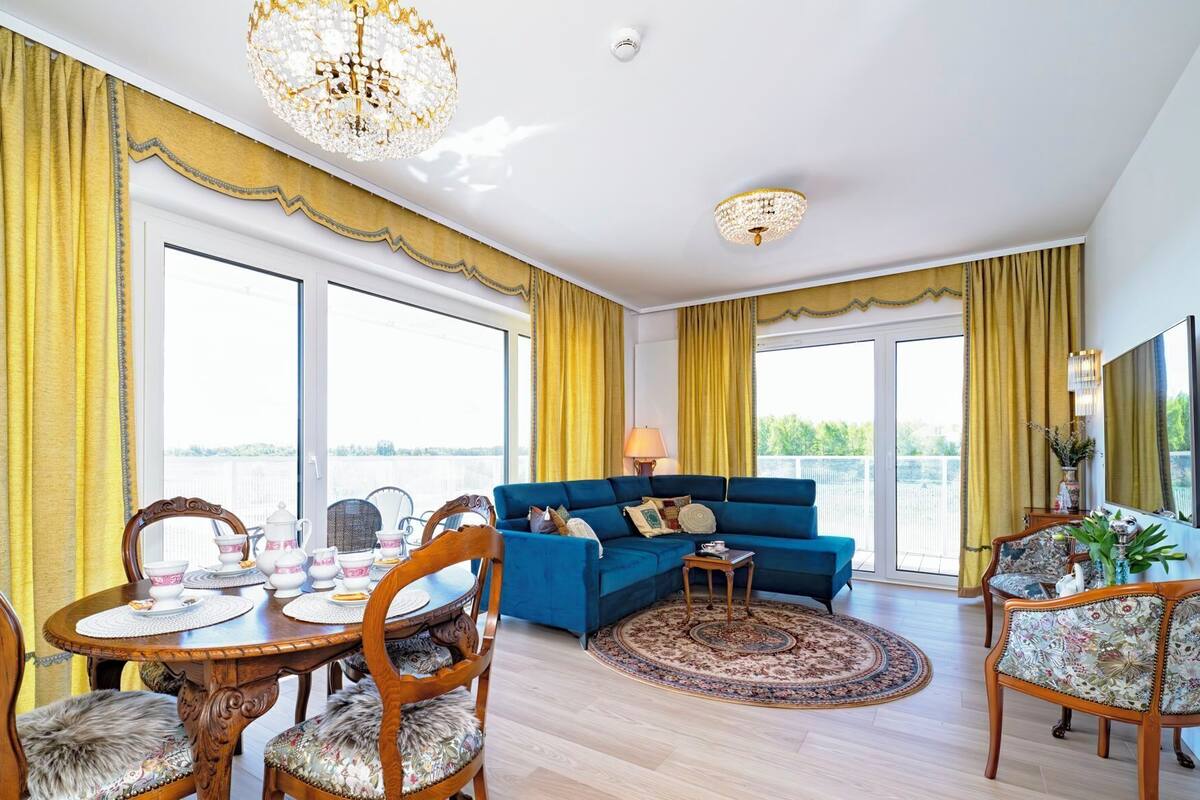 Comfort-Apartment (D215) | Wohnbereich | 40-Zoll-Smart-TV mit Digitalempfang