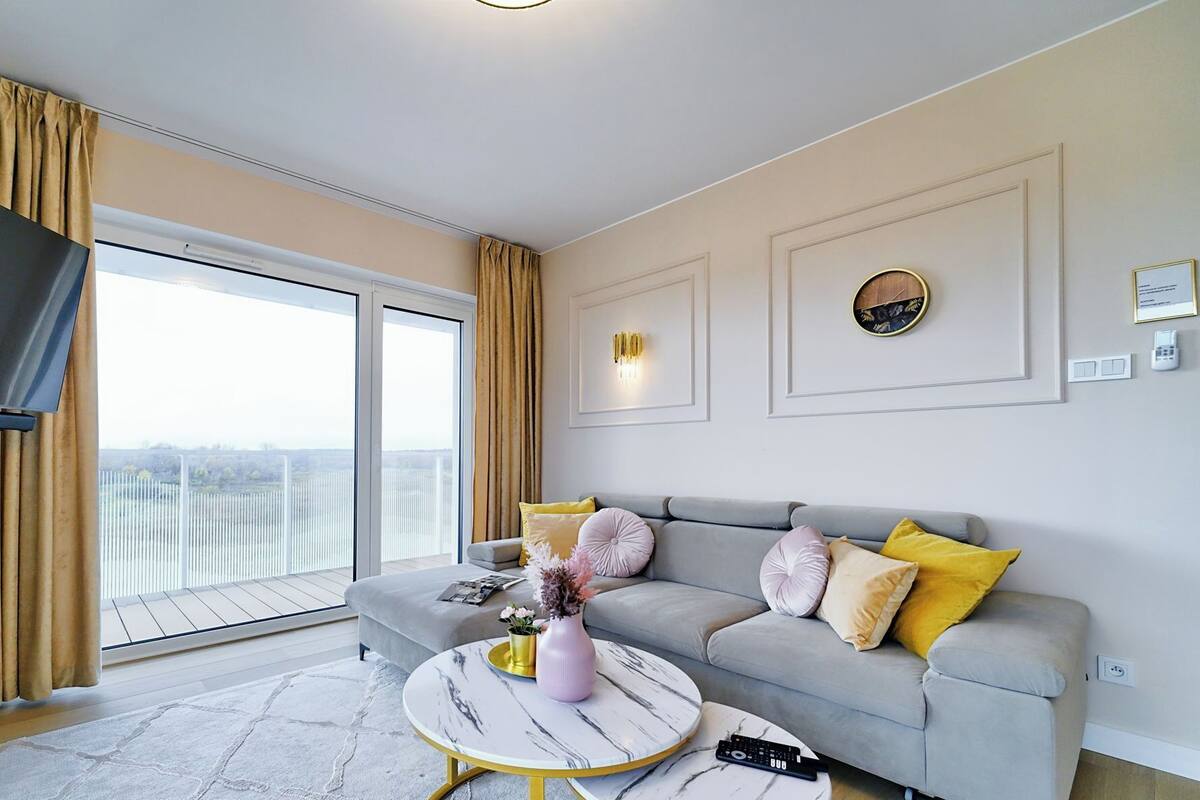 Comfort-Apartment (D315) | Wohnbereich | 40-Zoll-Smart-TV mit Digitalempfang