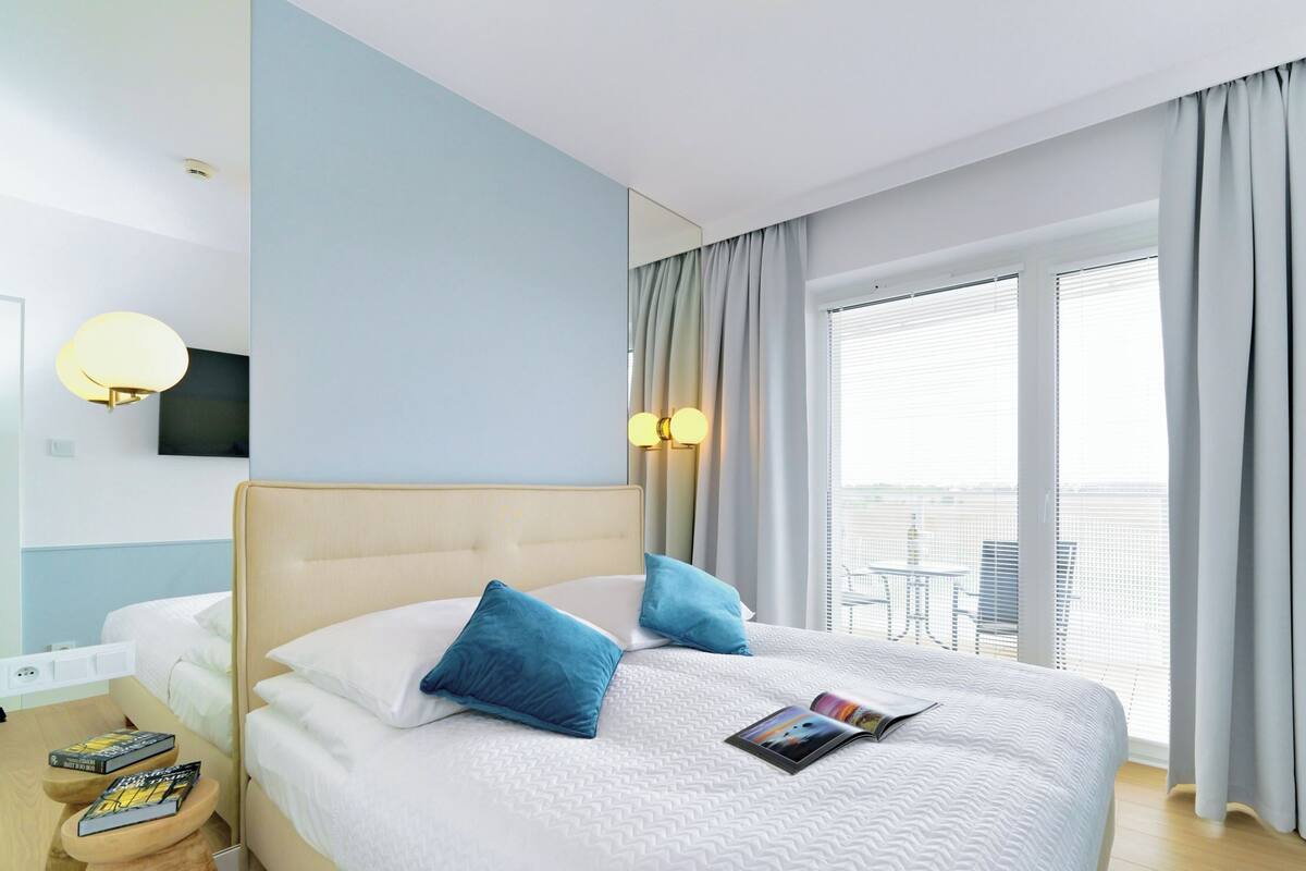 Classic-huoneisto, näköala pihalle (A402) | Silitysrauta/-lauta, ilmainen Wi-Fi, vuodevaatteet