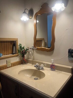 Dusche, Handtücher, Seife, Toilettenpapier