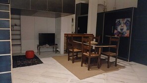 Dining - Apartment in the Bouchon; Hyper center of Troyes, 50 m². (Troyes)