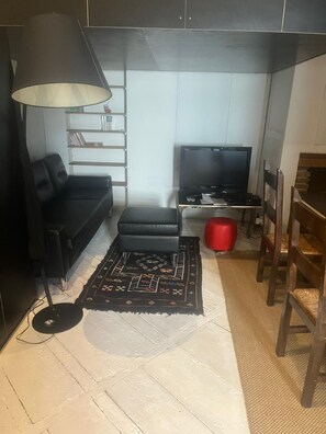Interior - Apartment in the Bouchon; Hyper center of Troyes, 50 m². (Troyes)