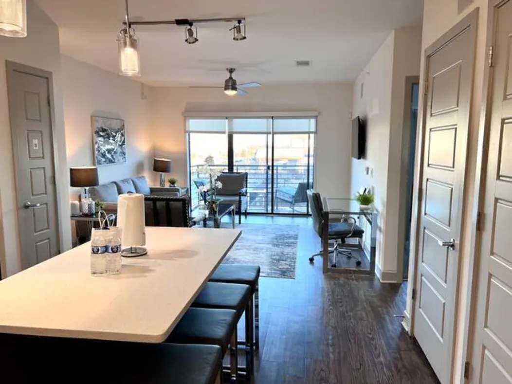 المنشأة من الداخل