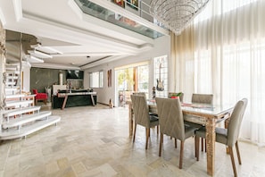 تناول الطعام