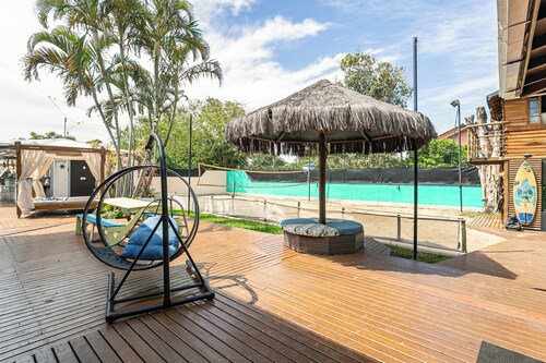 Luxury house with pool, jacuzzi and sports court — 500m from Campeche Beach