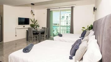 Iron/ironing board, WiFi, bed sheets