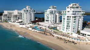 Beach nearby - Oceanview with Direct Beach Access (Cancún)