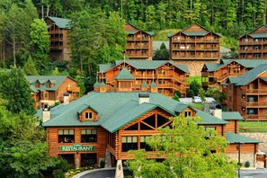 المنشأة من الخارج