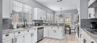 Spacious 4-bedroom 2.5 bath house in Keller sleeps up to 12 people