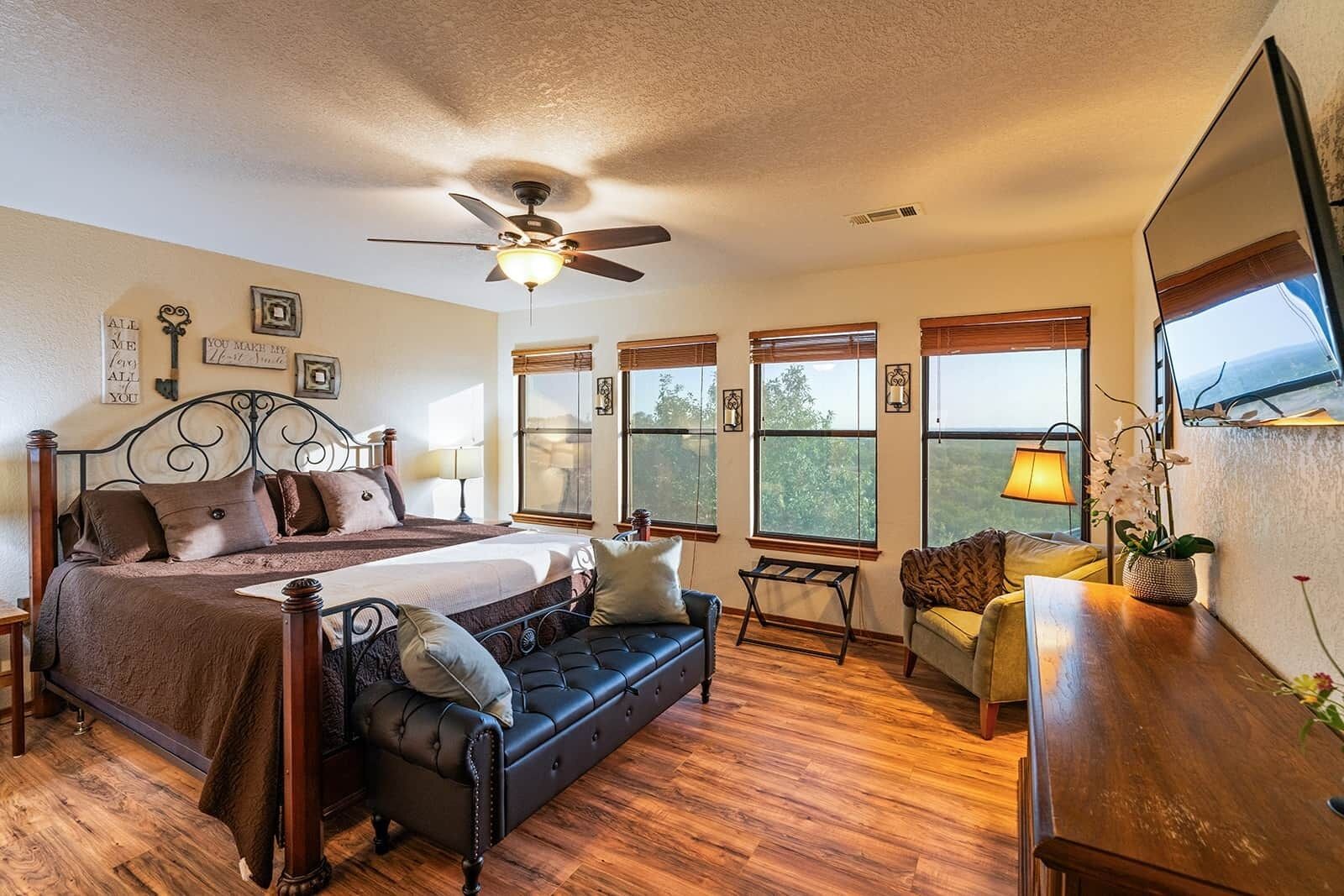 3 makuuhuonetta, silitysrauta/-lauta, Wi-Fi, vuodevaatteet