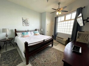 Fer et planche à repasser, Wi-Fi, draps fournis