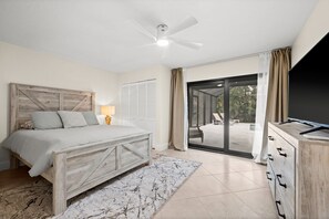 3 bedrooms, iron/ironing board, travel crib, free WiFi - Tropical Retreat Naples, FL - Private heated pool & patio with outdoor living (Naples)