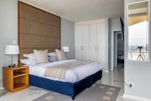 Apartment, 4 Bedrooms, Balcony, Lake View | 4 bedrooms - Lagoon Shoreline Penthouse (Cape Town)