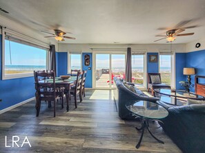 DVD player, books - Blue Chip - NEW Pet Friendly Oceanfront Oasis! (Topsail Beach)