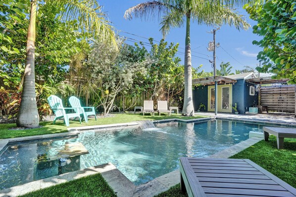 Outdoor pool, a heated pool