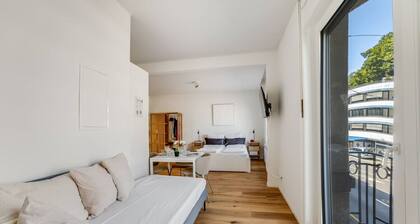 Top modern apartment very central to the fair