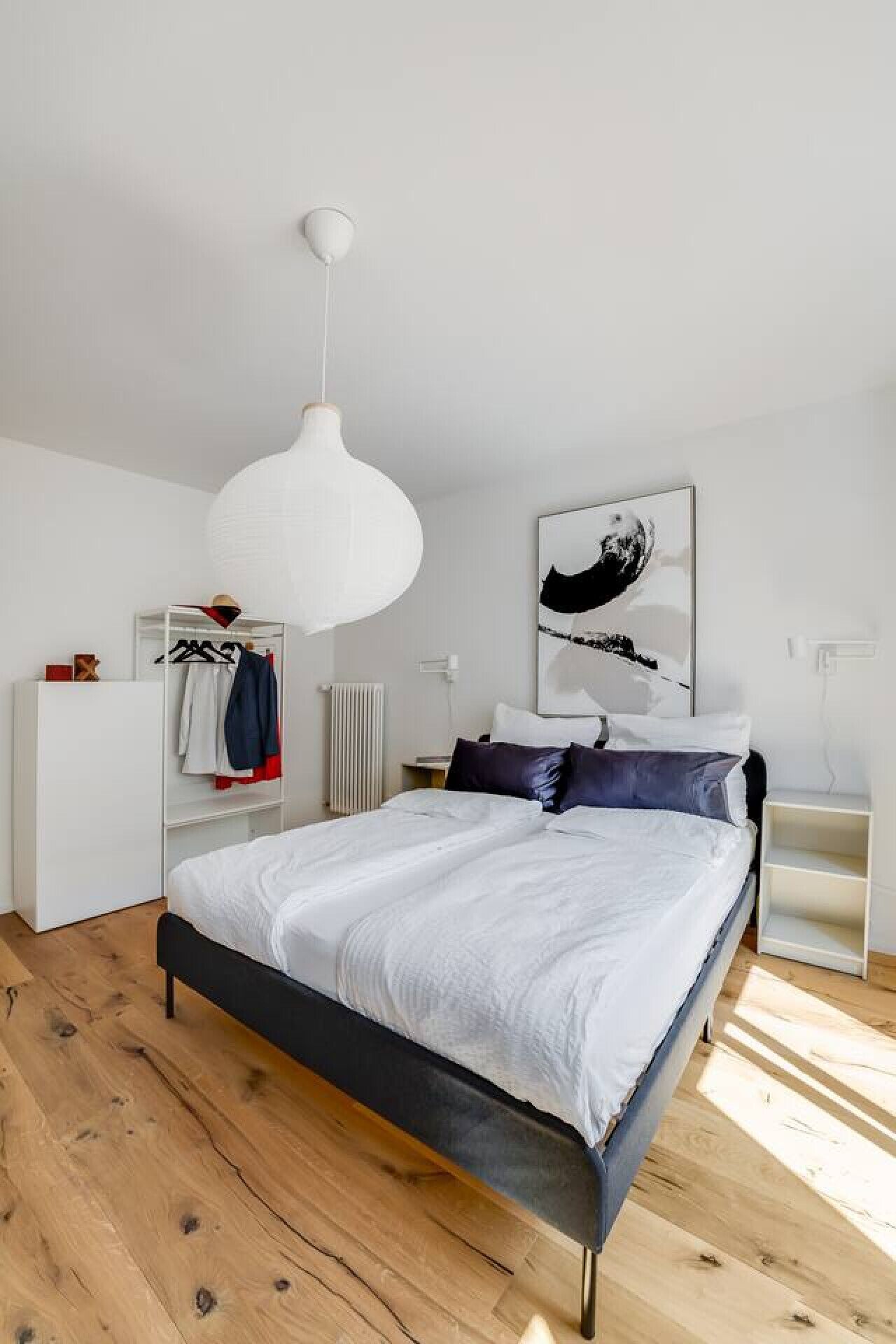 2 bedrooms, desk, iron/ironing board, WiFi