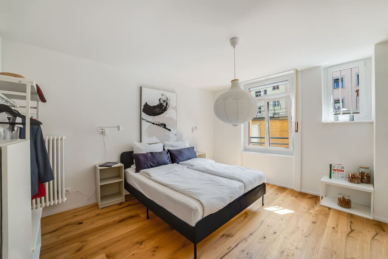 2 slaapkamers, een bureau, een strijkplank/strijkijzer, wifi