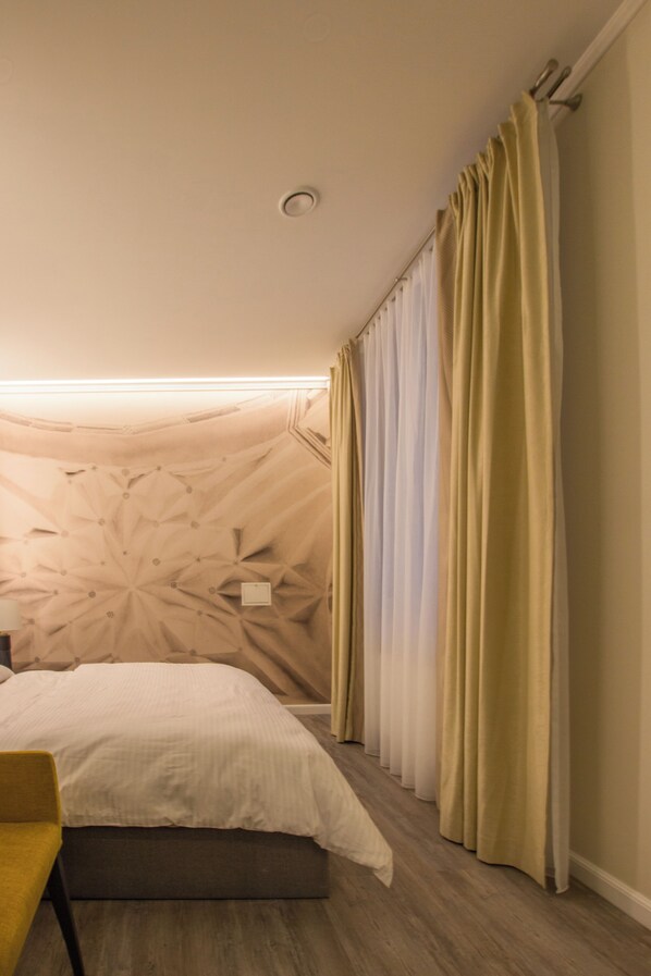 1 habitación, tabla de planchar con plancha, wifi y ropa de cama 