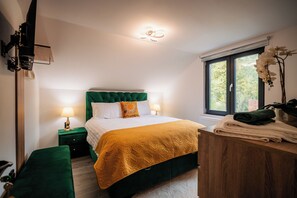 5 habitaciones, tabla de planchar con plancha, wifi y ropa de cama 