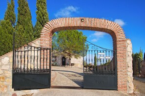 Exterior - El Patio de la Loma - heated pool - total privacy - breathtaking views (Comares)