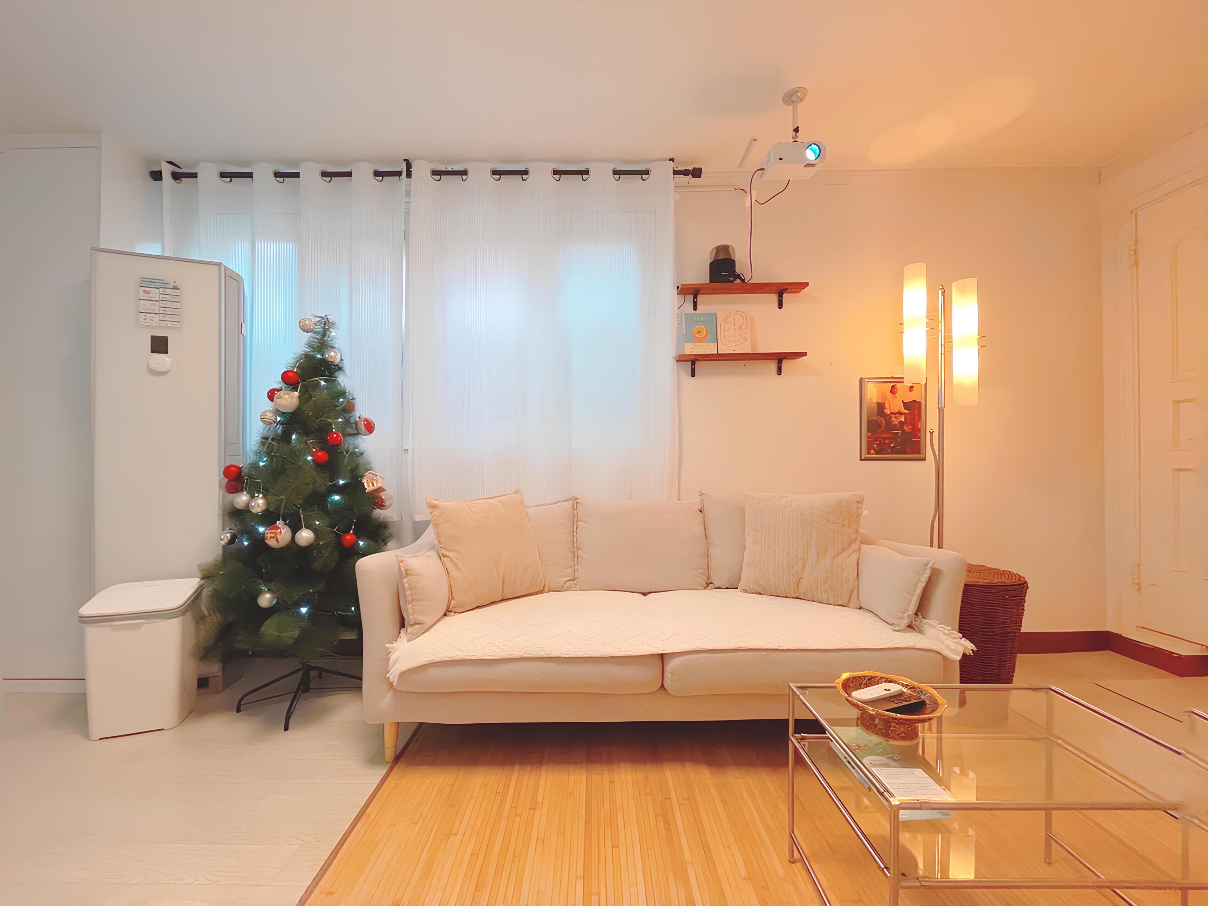 Blackout drapes, soundproofing, iron/ironing board, free WiFi