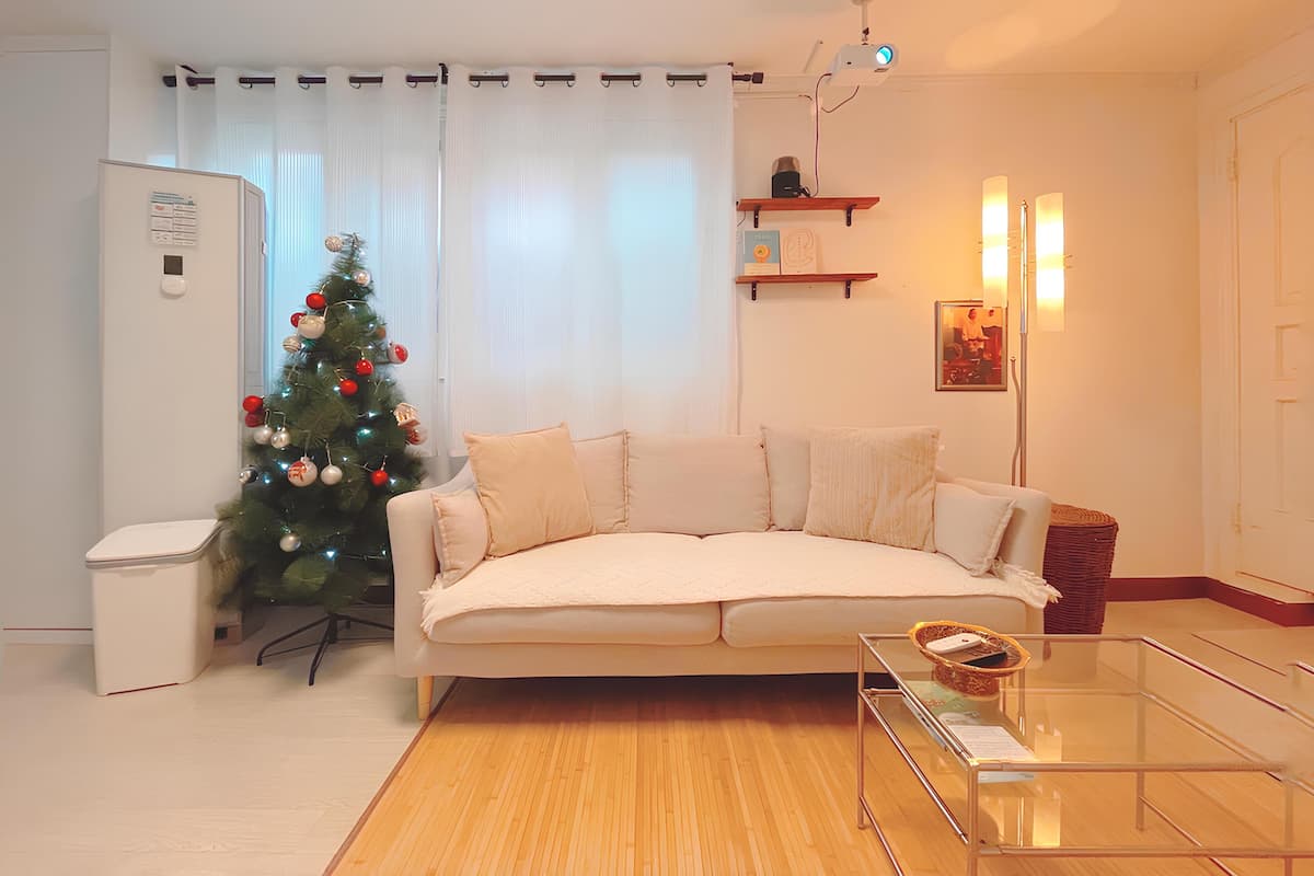 Blackout drapes, soundproofing, iron/ironing board, free WiFi