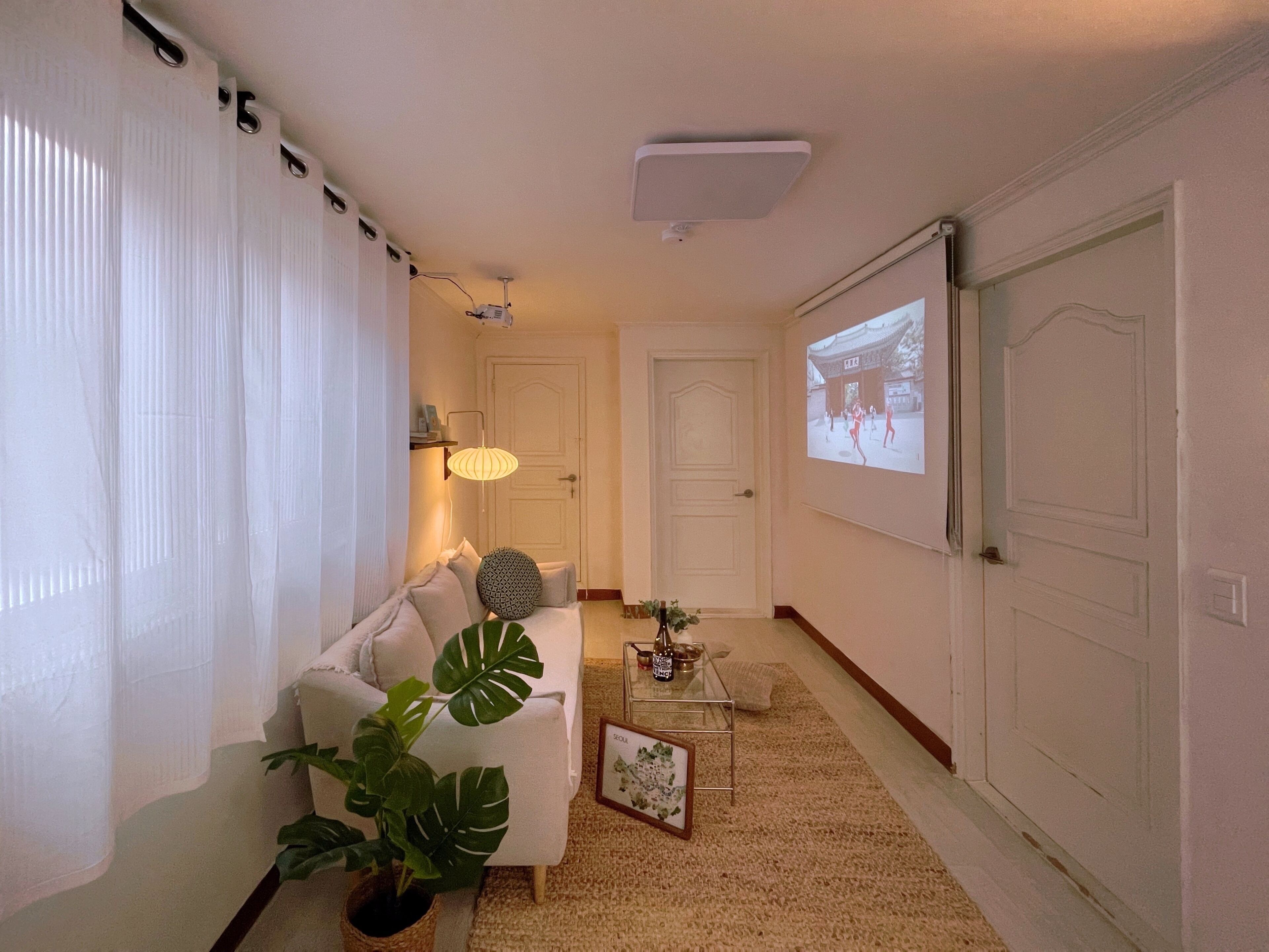 Cortinas blackout y sistema de insonorización 