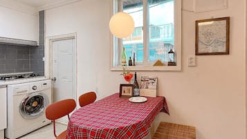 Cortinas blackout y sistema de insonorización