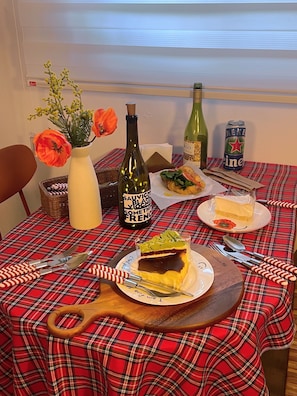 Familjelägenhet - flera sängar | Mörkläggningsgardiner, ljudisolering och strykjärn/strykbräda