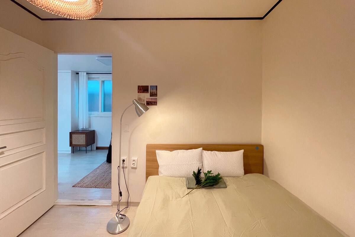 Blackout drapes, soundproofing, iron/ironing board, WiFi (free)