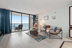 Smart TV - 21st-Floor Oceanfront Retreat • 1BR • Pool & Hot Tub • Private Balcony (Myrtle Beach)