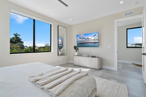 5 Schlafzimmer, Schreibtisch, Bügeleisen/Bügelbrett, kostenloses WLAN