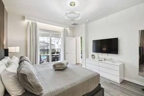 5 bedrooms - 5 BD En-suites, Game Room, Pool, Sleeps 14, Disney (Clermont)