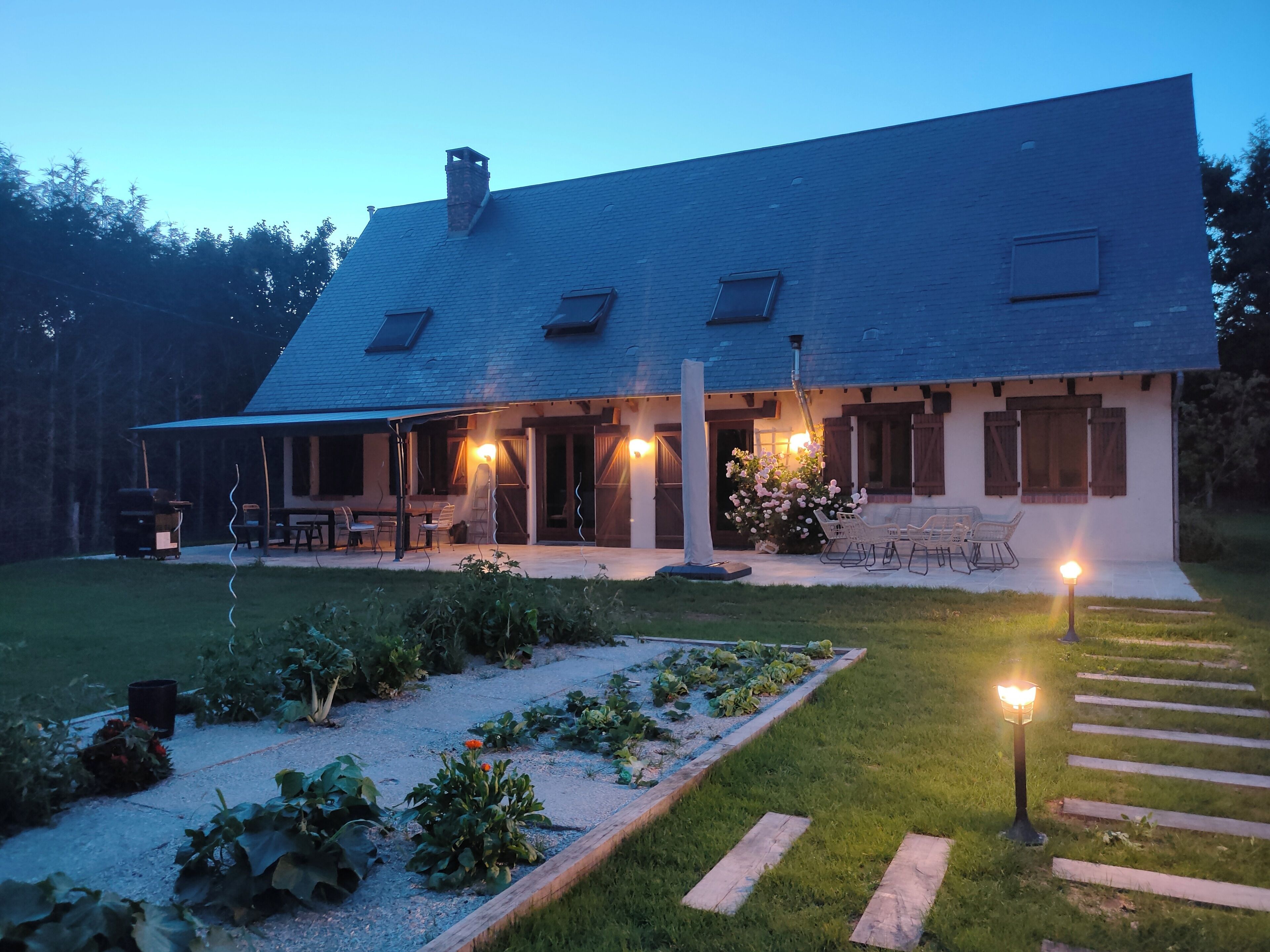 المنشأة من الخارج