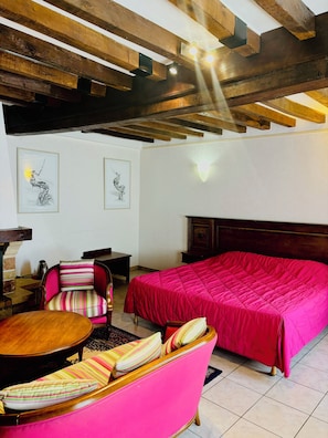 Quarto casal standard, para não fumantes | Cofres nos quartos, cortinas blackout, quartos à prova de som
