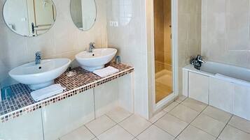 ์ค์ํธ, ํ
๋ผ์ค, ์ ์ ์ ๋ง | ๊ฐ์ค ๋ด ๊ธ๊ณ , ์๋ง ์ปคํผ, ๋ฐฉ์ ์ค๋น, ๋ค๋ฆฌ๋ฏธ/๋ค๋ฆฌ๋ฏธํ